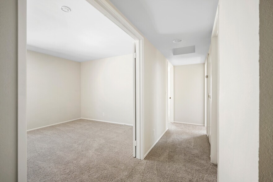 Building Photo - 1030 Ruberta Ave