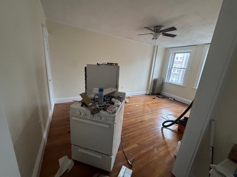 Building Photo - 100 Brainerd Rd