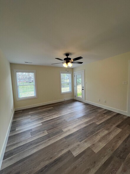 Building Photo - 1825 Kim Watt Dr