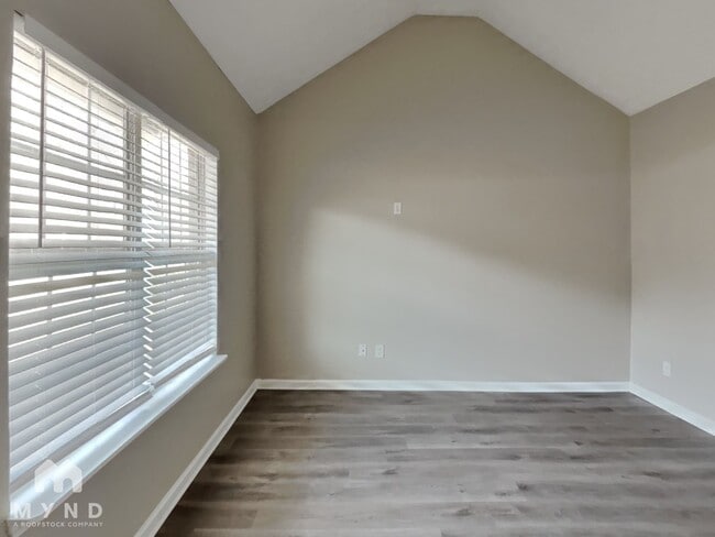 Building Photo - 3302 Summer Brooke Ln