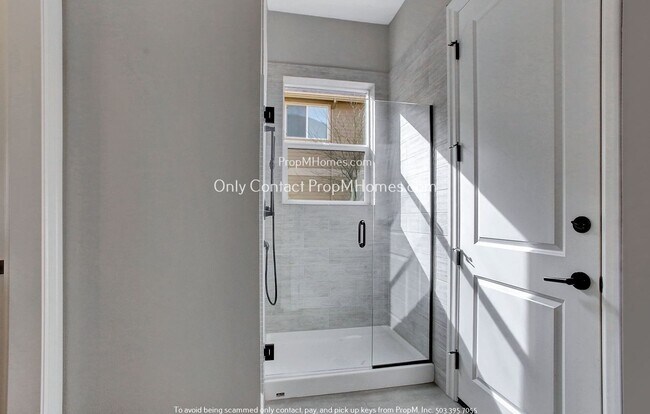 Building Photo - Stunning & Beautiful Four Bedroom Home In ...