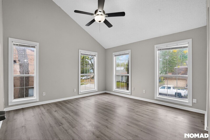 Building Photo - 17805 Villa Way Dr