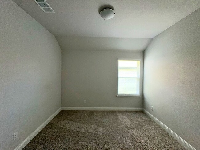 Building Photo - 609 Tartane Dr