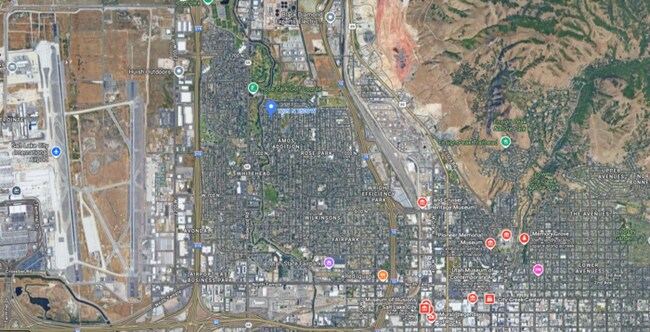 Building Photo - Perfect Location - Private Backyard - 3 bed 1 bath Home!