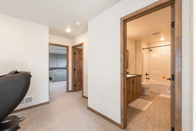 Building Photo - Beautiful Single Family Home in North Bismarck