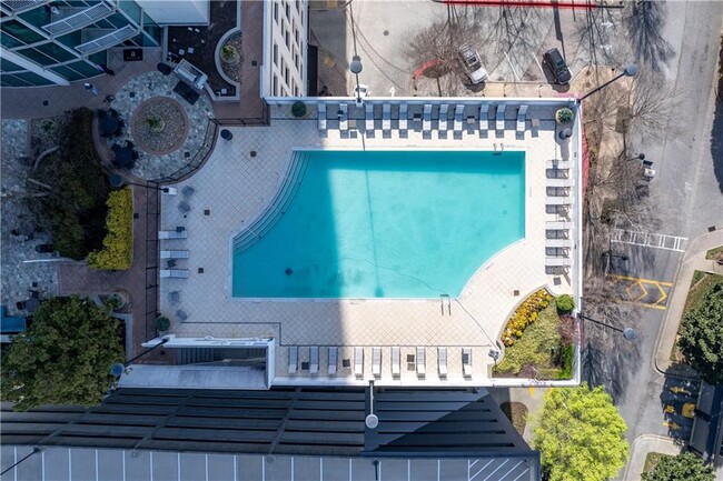 Building Photo - 3324 Peachtree Rd