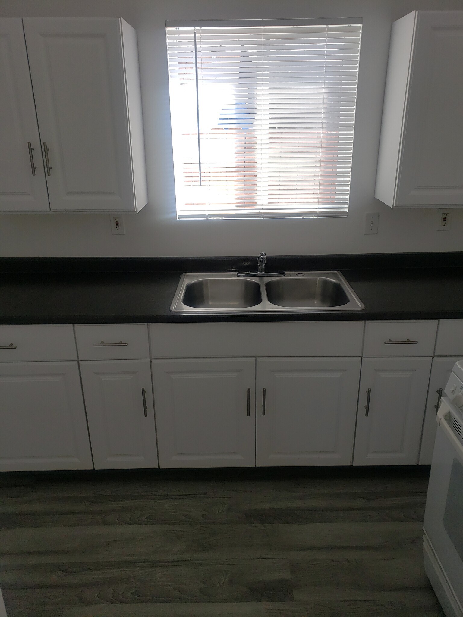 Kitchen - 1540 W 58th St