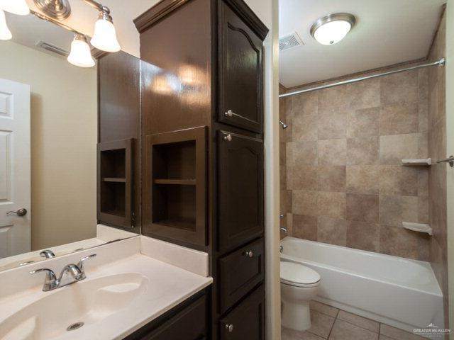 Building Photo - 10 Santa Laura St