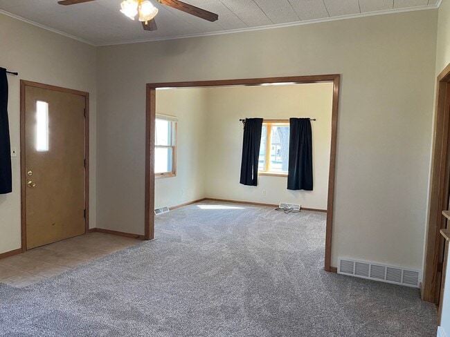 Building Photo - 4 Bedroom/2 Bath House For Rent in Harrisburg, SD!!