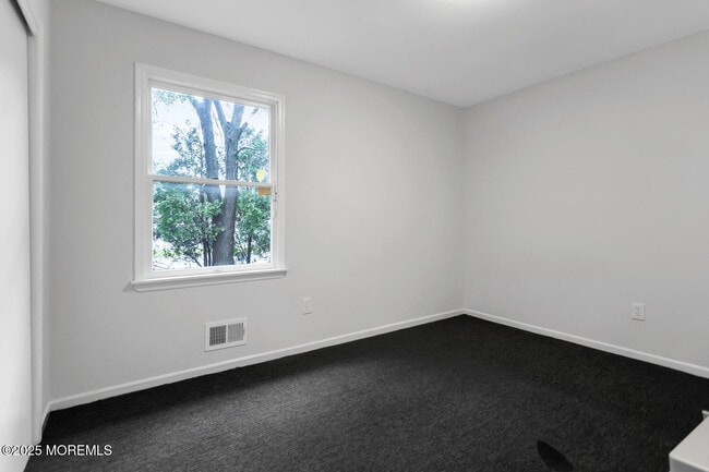 Building Photo - 204 Raritan St