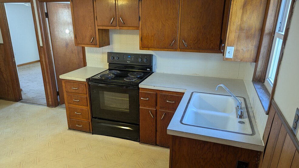 Building Photo - 24 Mechanic St