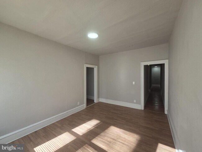 Building Photo - 137 S 56th St