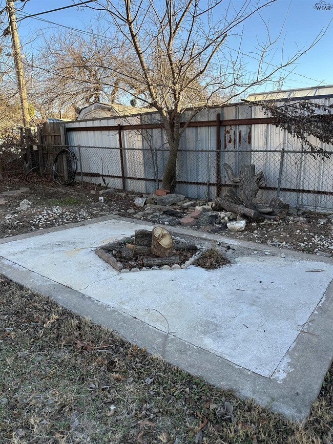 Building Photo - 1633 Orchard Ave