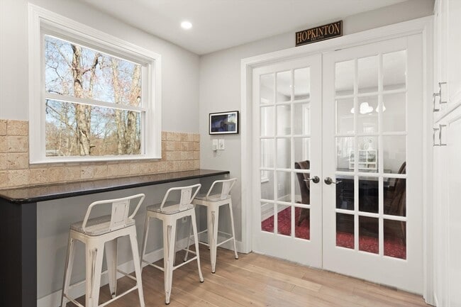 Building Photo - 5 Susan Dr