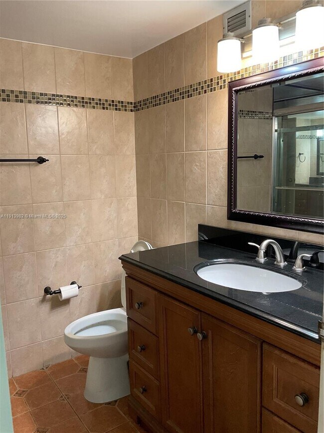 Building Photo - 2049 S Ocean Dr