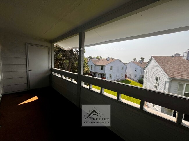 Building Photo - 1242 Firefly Cir