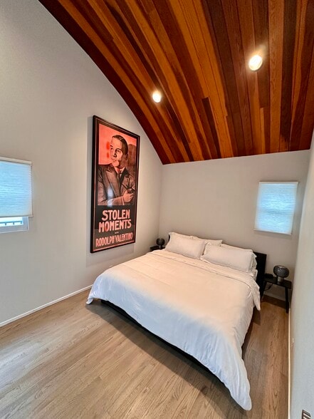 Bedroom 2 (King) - 8374 Yucca Trl