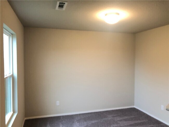 Building Photo - 1906 E Center St