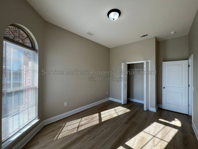 Building Photo - 7045 Harvest Way
