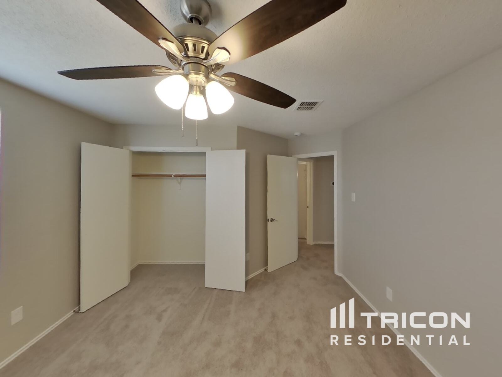 Building Photo - 3005 Deer Ridge Dr