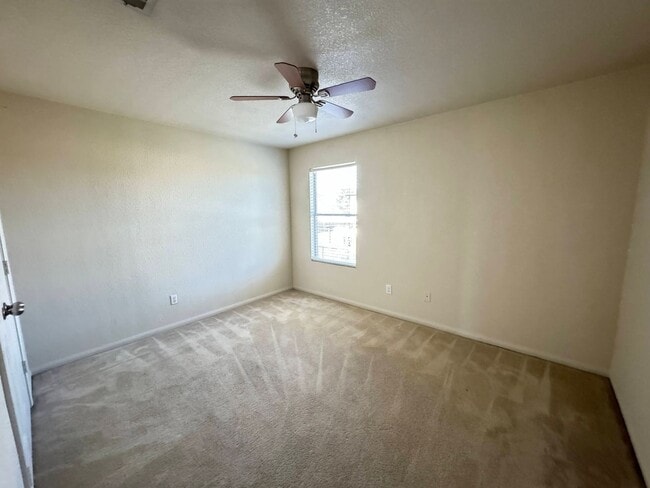 Building Photo - 3301 Bull Run Dr