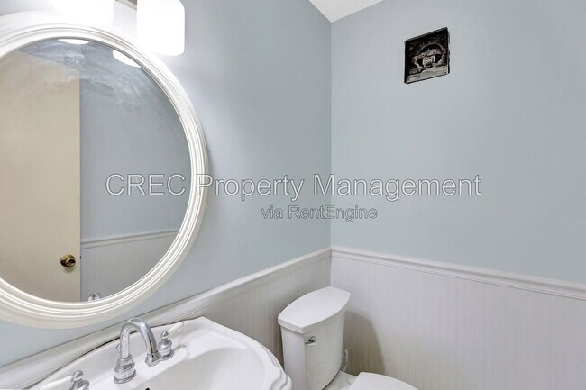 Building Photo - 321 Shaftesbury Ln