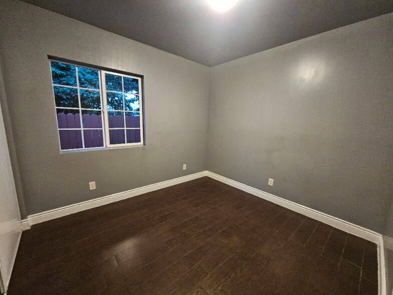 Building Photo - 2811 N Wilmington Ave