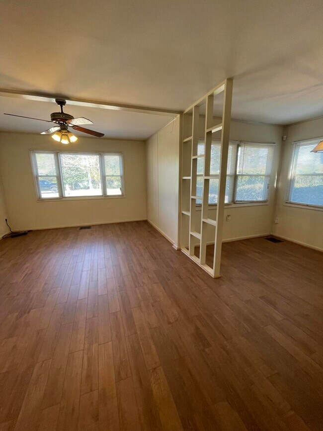 Building Photo - 3425 Trolley Line Rd