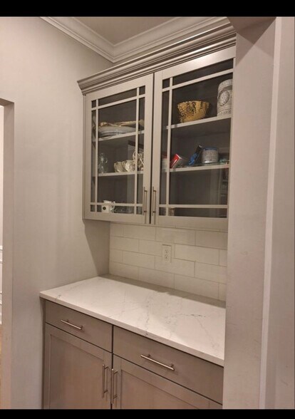 Building Photo - 317 Underhill Dr