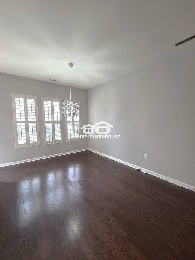 Building Photo - Beautiful 3-bedroom townhome in North Rale...