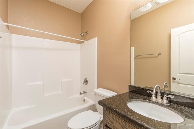 Building Photo - 15 E Candor Dr