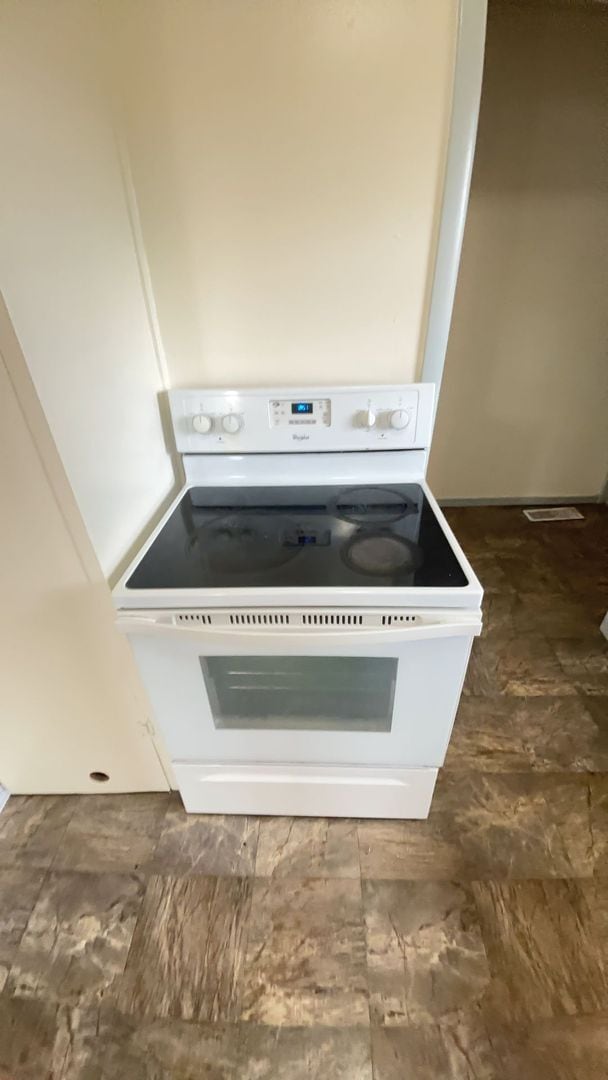 Building Photo - 577 NW T St