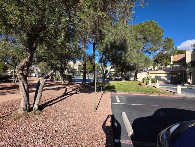 Building Photo - 750 S Royal Crest Cir