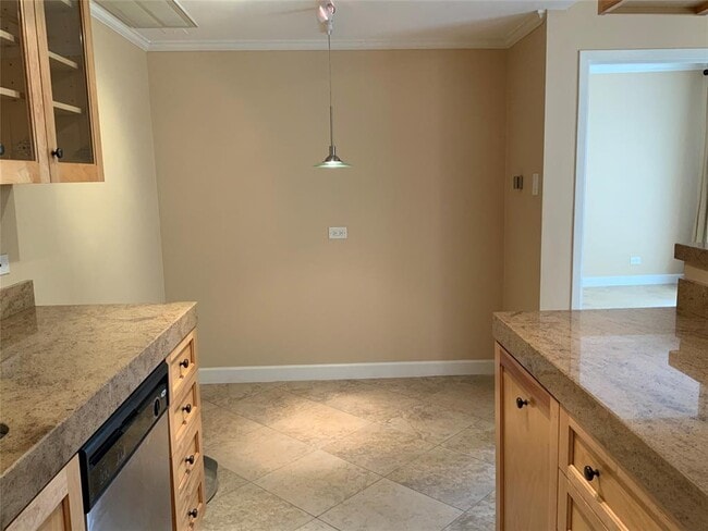 Building Photo - 2929 Buffalo Speedway