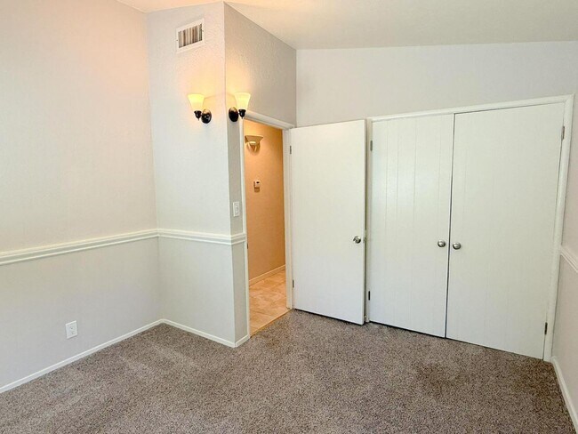 Building Photo - Sprawling Westside Walnut Creek Ranch Home...