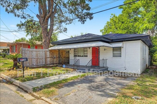 Building Photo - 1120 Darwin St