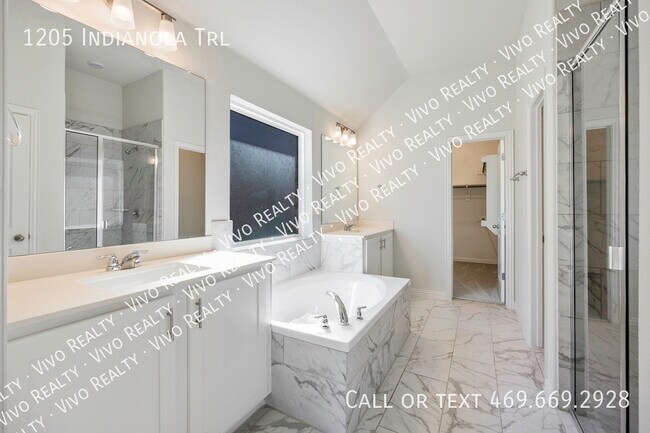 Building Photo - 1205 Indianola Trl