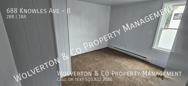 Building Photo - Large 2 bedroom, 1 Bath 2nd Floor Unit Ava...