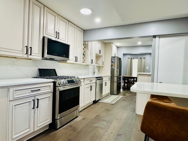 Building Photo - 7258 W 72nd St