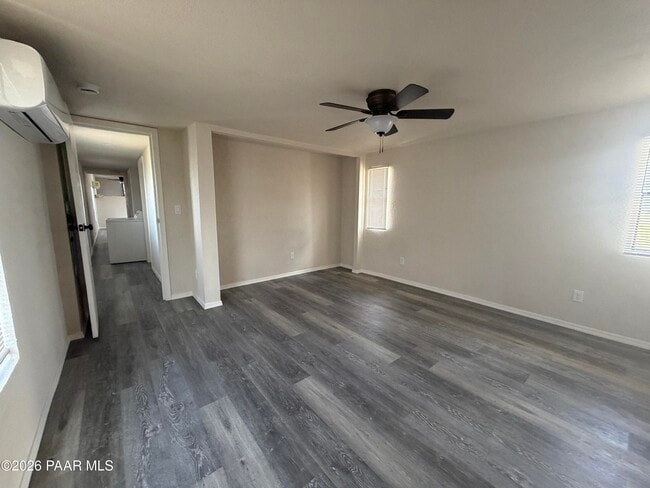 Building Photo - 8210 W Emerson Dr