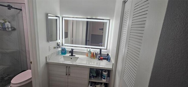 Building Photo - 2262 Discovery Cir W