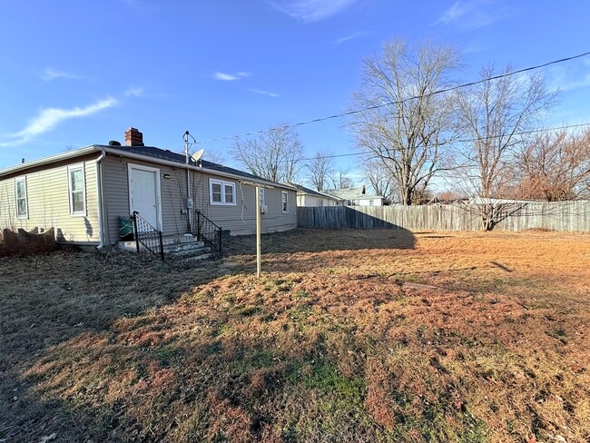 Building Photo - 609 S Taylor Ave