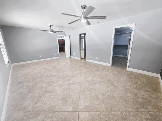 Building Photo - 14611 SW Sonora Terrace