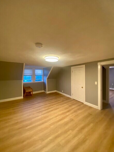 Building Photo - 51 Beacon St