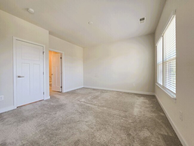 Building Photo - 2209 Cantina Ln