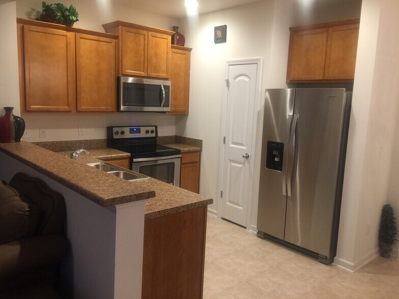 Building Photo - 748 Maypearl Ln