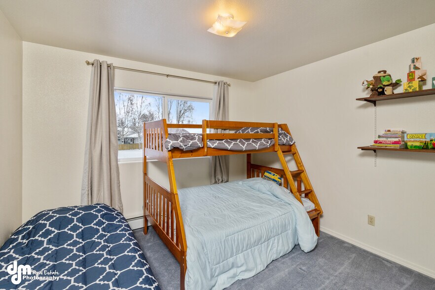 Building Photo - 2630 Klamath Dr