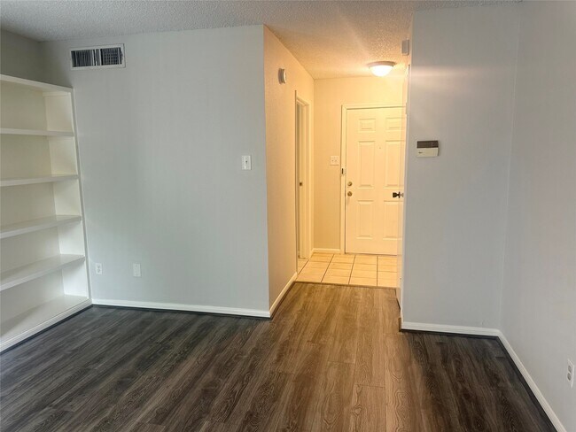 Building Photo - 2120 El Paseo St