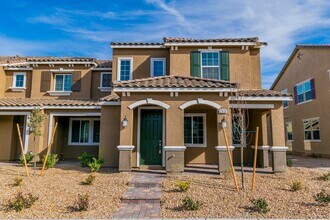 Building Photo - Brand New Build! 3 bed, 2 and 3/4 bathroom Townhouse in the heart of Inspirada's Master Planned C...