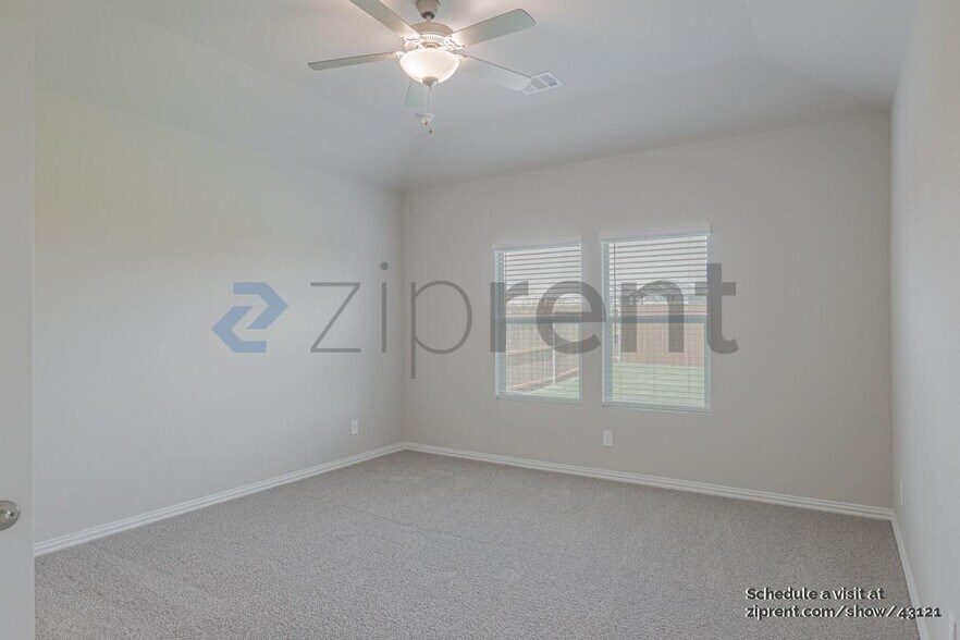 Building Photo - 3907 Edmondson Dr